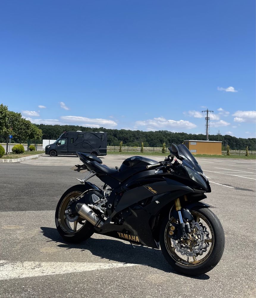 Motocicleta Yamaha R6