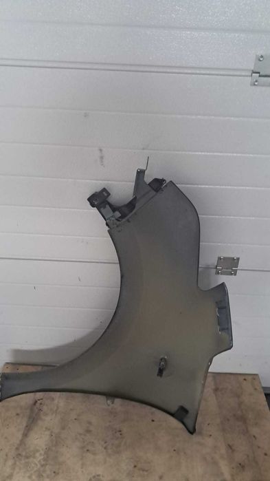 aripa dreapta fata Citroen C3 Picasso an 2012