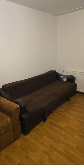 De Inchiriat apartamet cu trei camere pret 1600 pe luna