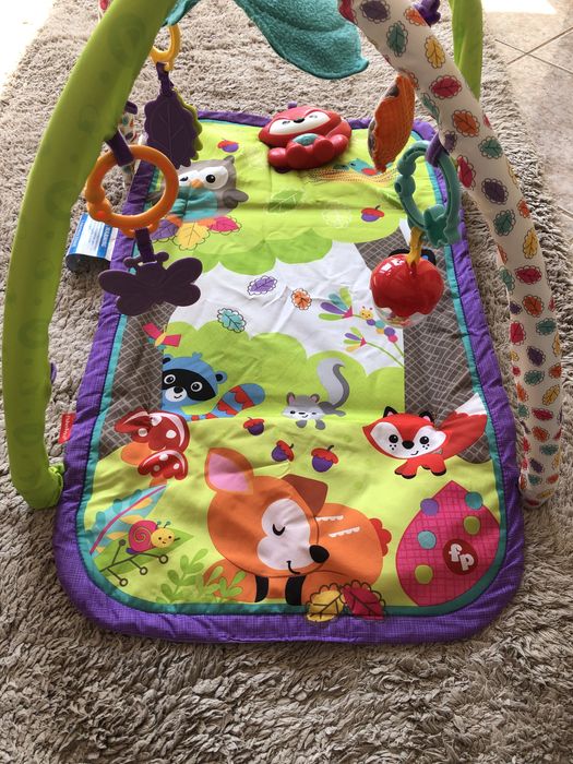 Fisher Price активна гимнастика + ПОДАРЪК комплект предпазители
