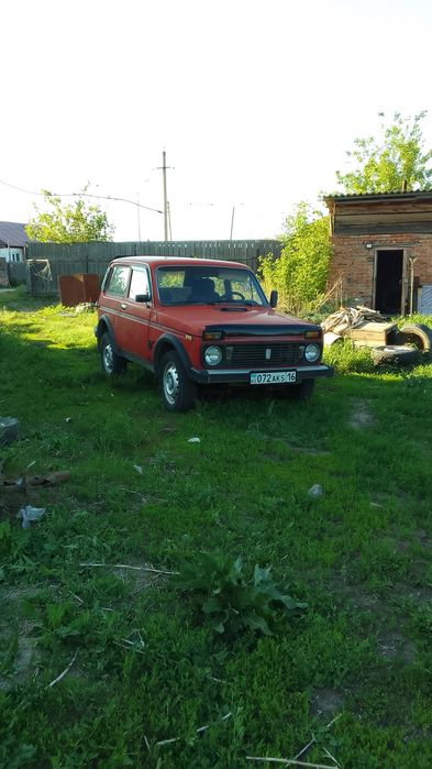 Продам машину ниву