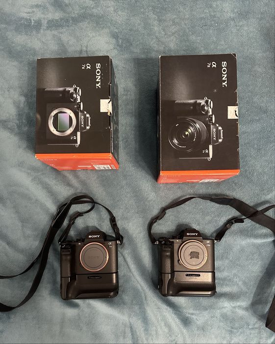 Sony A7 II Full Frame + Acumulatori si Incarcator