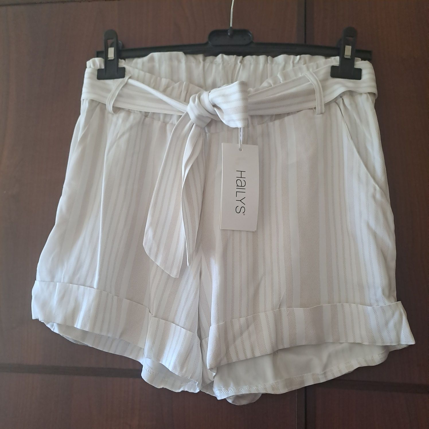 Къси панталони тип paperbag Haily's - S/M