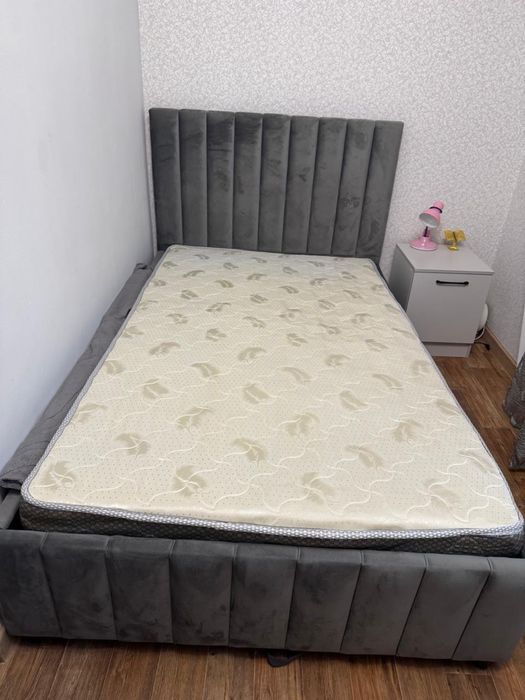 Продам кровать с подъемным механизмом