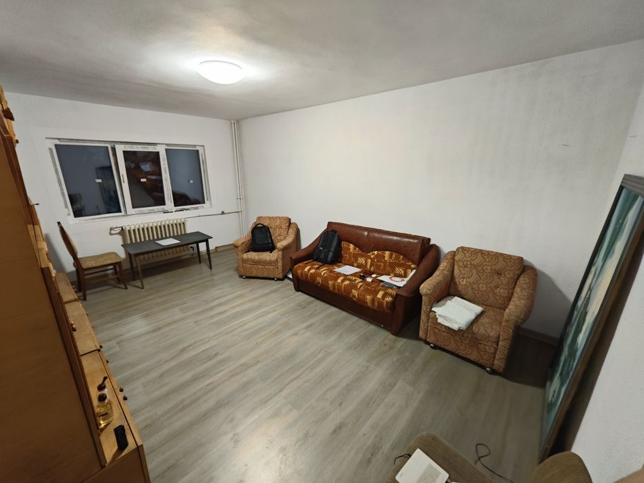 Vand apartament 2 camere decomandat