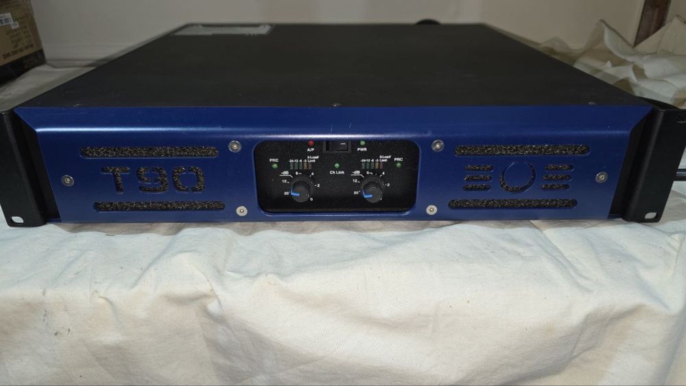 Усилитель мощности TURBOSOUND T45  Англия