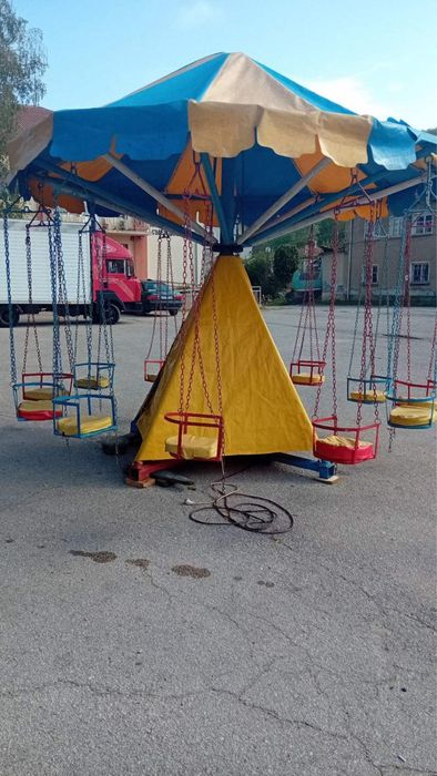 Продавам детски атракциони тип Люлка