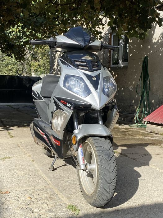 Vand scuter de 49cc
