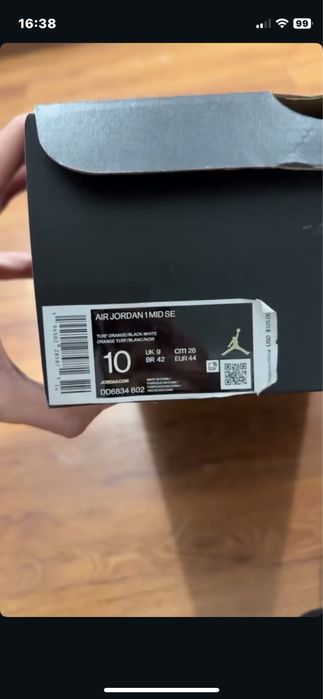 Jordan 1 Mid SE Turf Orange