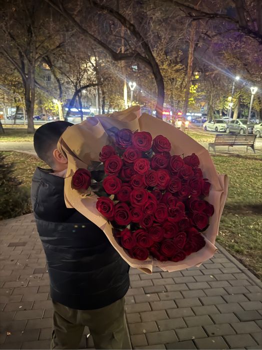 красные розы букет