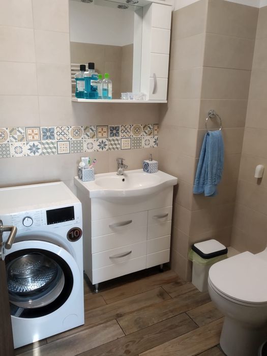 Chirie apartament cu o camera, are loc in parcare subterana inchisa