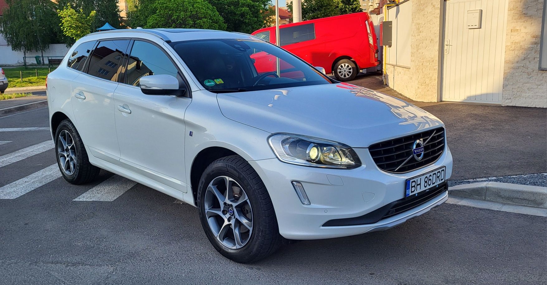 VOLVO XC60 2.0D 150CP -D3- Ocean Race -dotari de vârf
Preț 19500 Euro