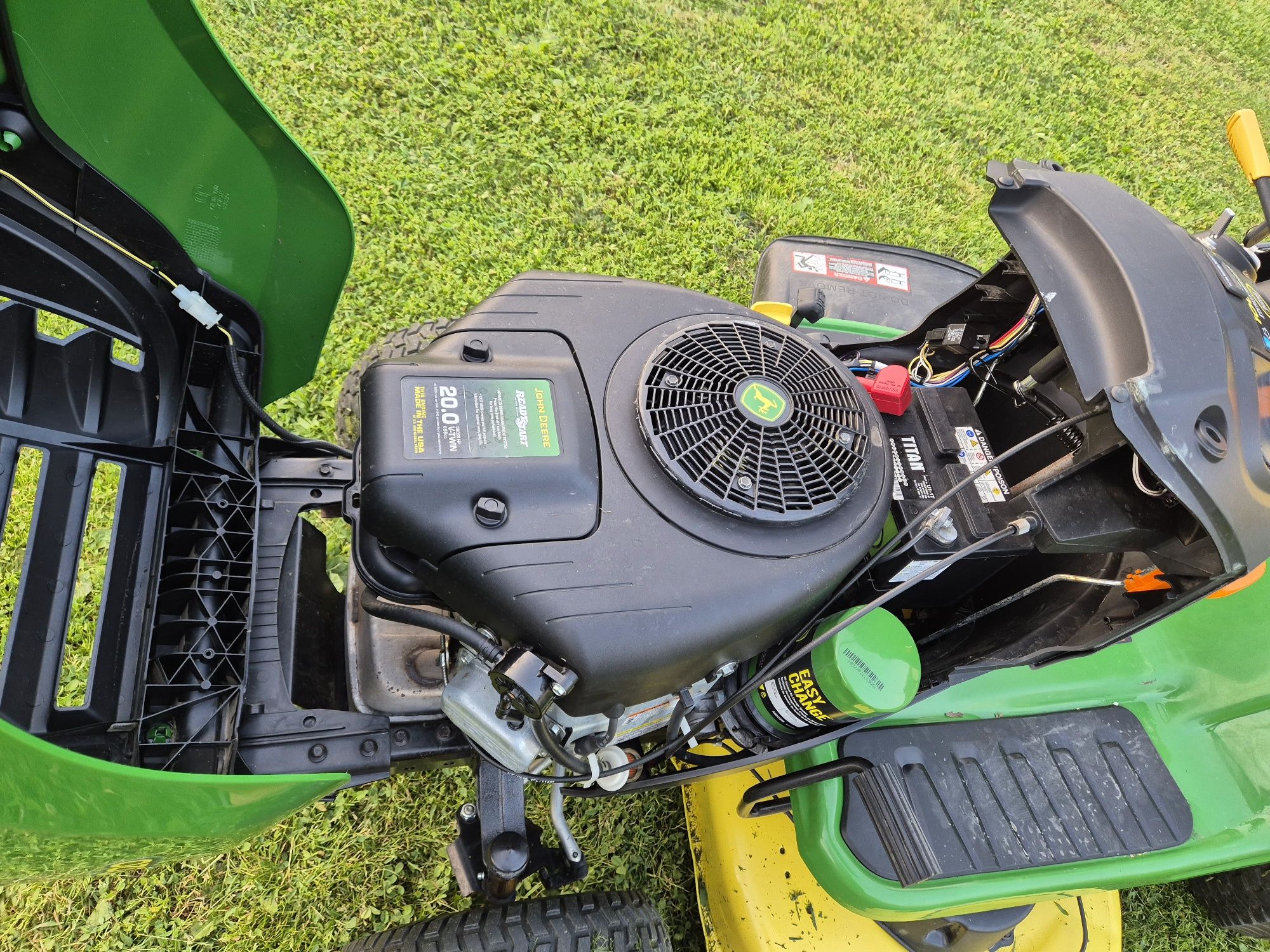 John deere E120 20 CP Tractoras de tuns iarba gazon  Import USA