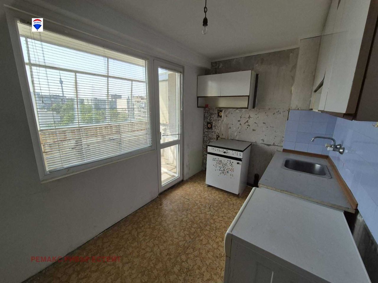 Продава се Едностаен апартамент в Русе, Дружба 3 - 42 кв.м за 998 €/кв.м - Снимка #6