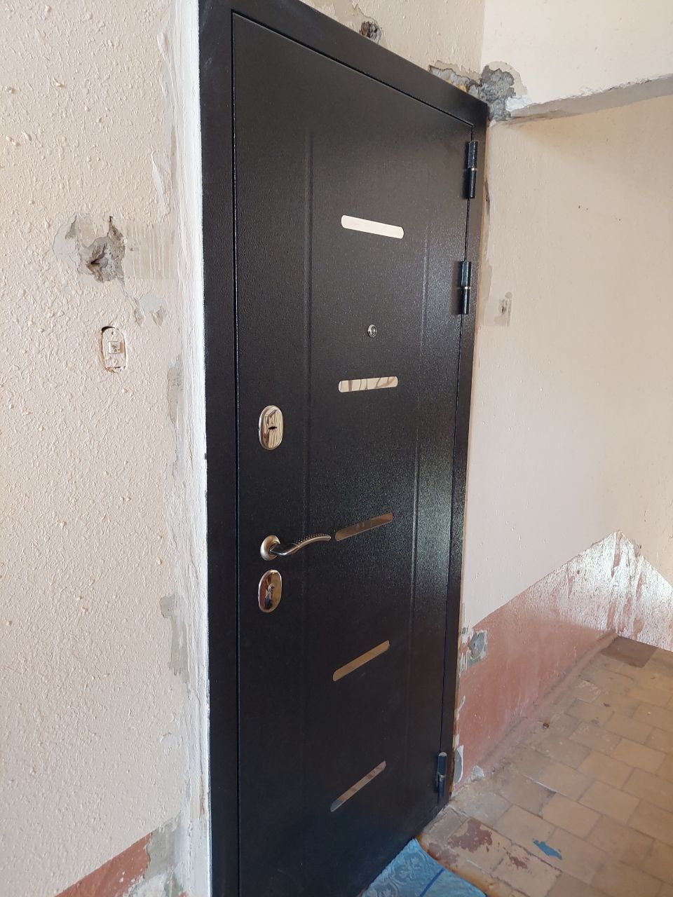 1/8/9. Сергели 5. Квартира 42 м². Метро 2-bekat - 150 м. Ипотека можно