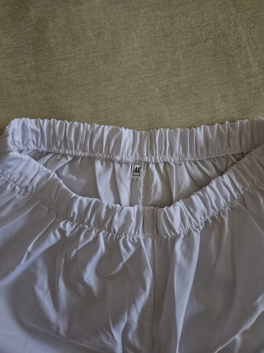 Бял медицински панталон