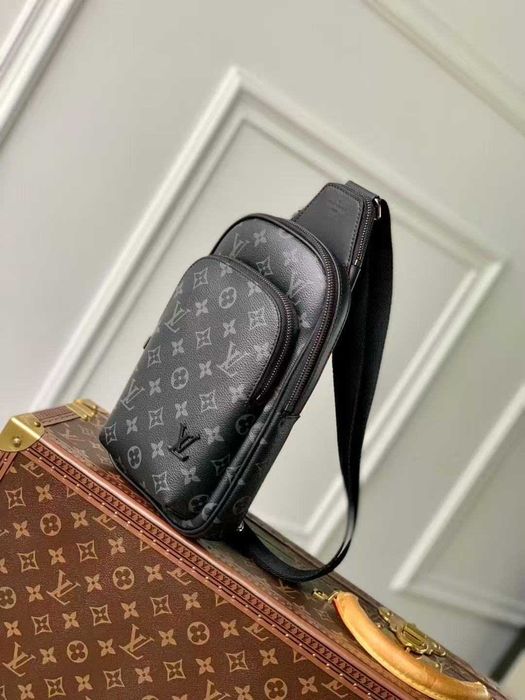 Louis Vuitton Avenue Slingbag PM