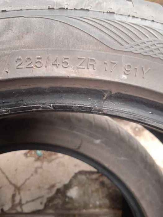 Продавам 2 гуми Vredestein Ultrac Satin 17