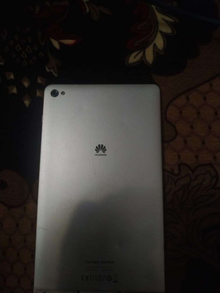 iPad HUAWEI  aybi batareya almashtirish kerek 120ming turadi