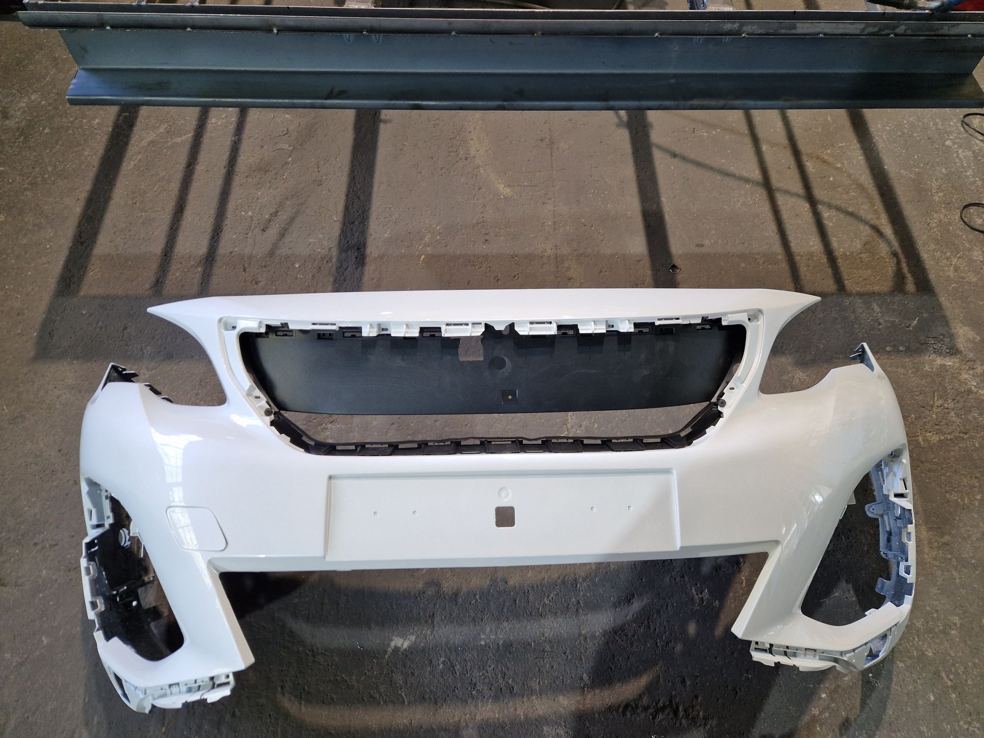 Предна броня Пежо/Peugeot 3008/5008