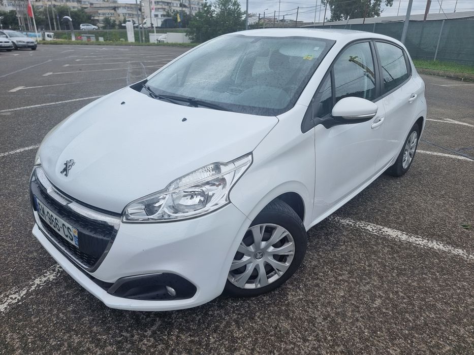 Peugeot 208 ,diesel 2017,3999 eur ,fix