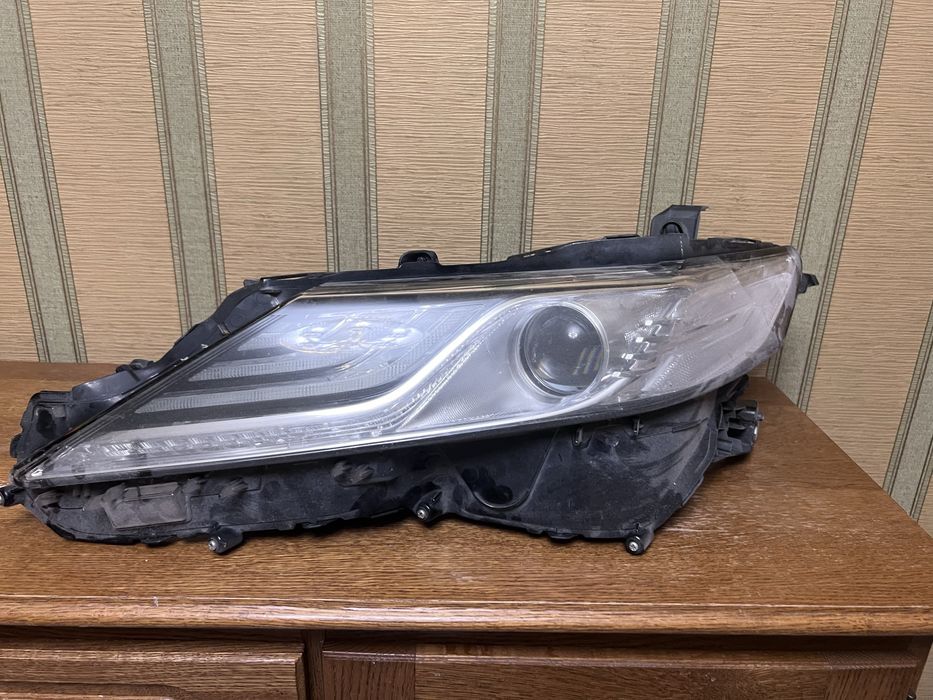 Продам фару camry