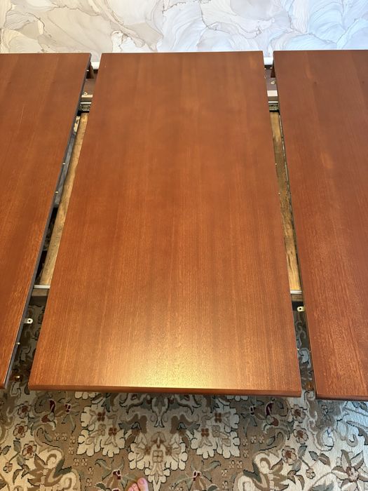 Стол со стульями