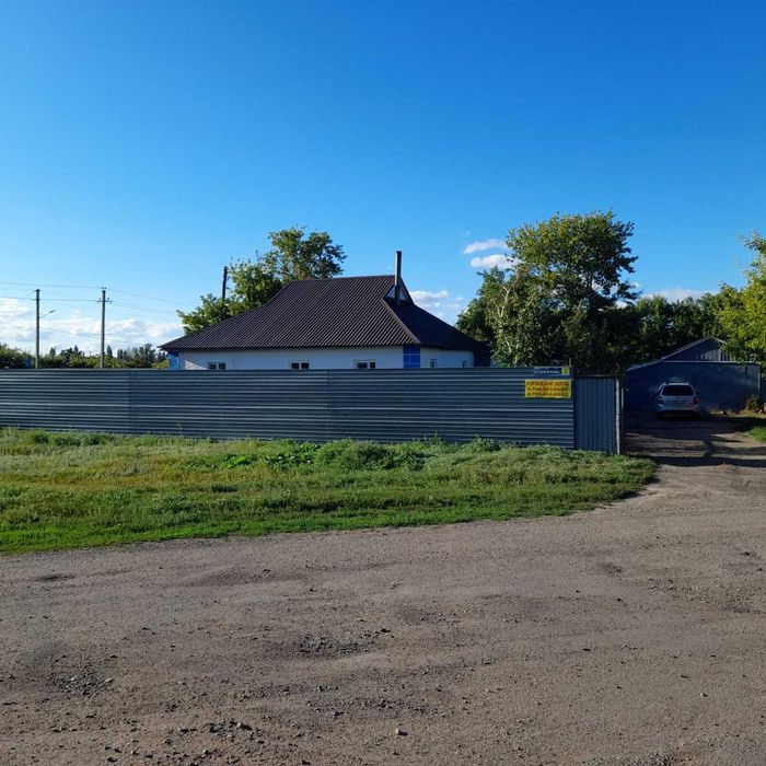 Пpoдаётся дом площадью 60 кв.м, состоящий из 3 жилых комнат.