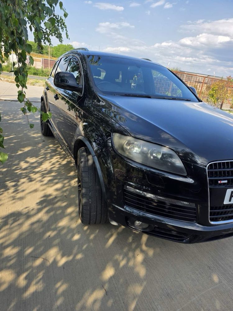 Audi Q7 S LINE