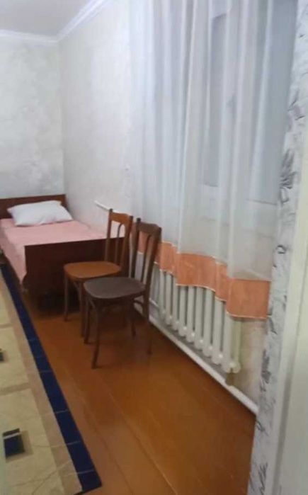 Срчно сдается домик из 2 комнат,1 сотка.Чоштепа.