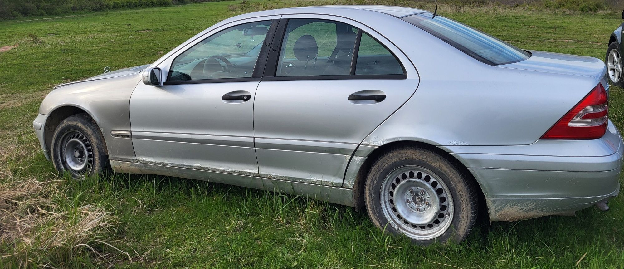 Vând Mercedes-Benz C180 Compress cu acte valabile