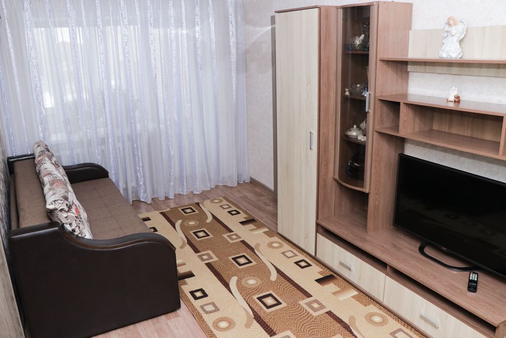 Сдам 2 квартиру посуточно улица Абая 140