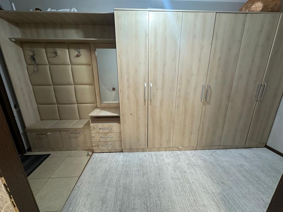 Шкаф для прихожей