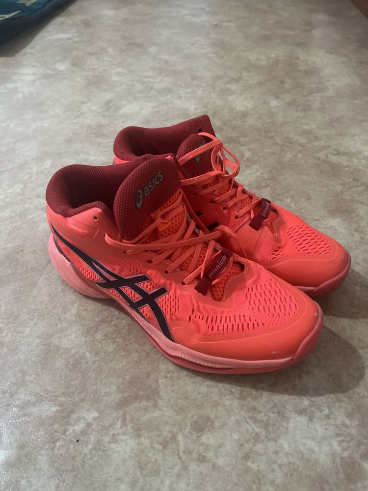 Продаю кроссовки Asics Tokyo