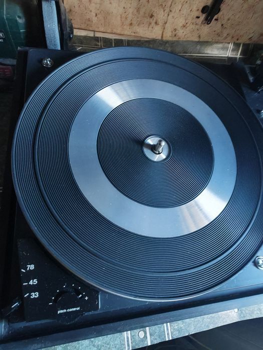 Hitachi  ST2650 радио касетофон и грамофон Dual