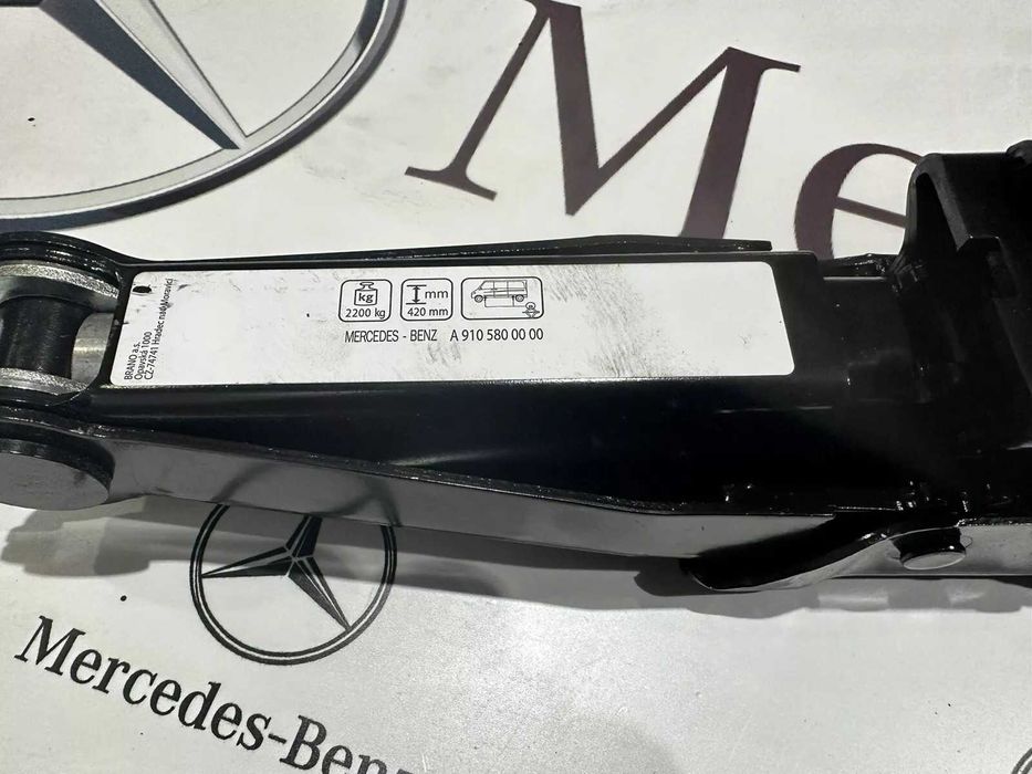 КРИК И КЛЮЧ Нов оригинален Mercedes Sprinter