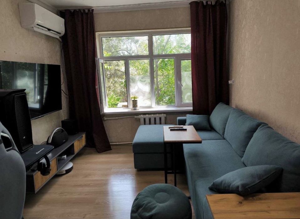 Цум 1-ком метро космонавтов , продается квартира 32м2