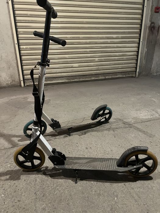 Детска тротинетка KikkaBoo със сините колела