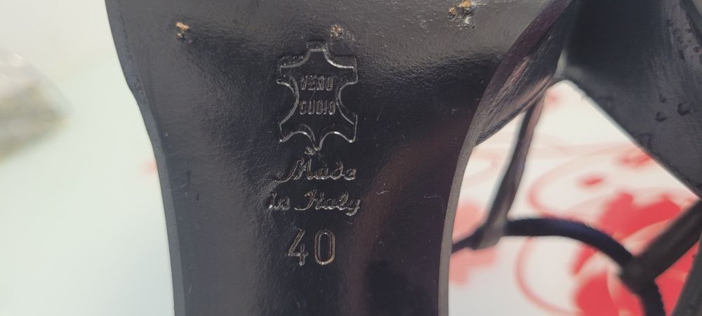 Vand sandale elegante din piele, fabricație Italia, M.40