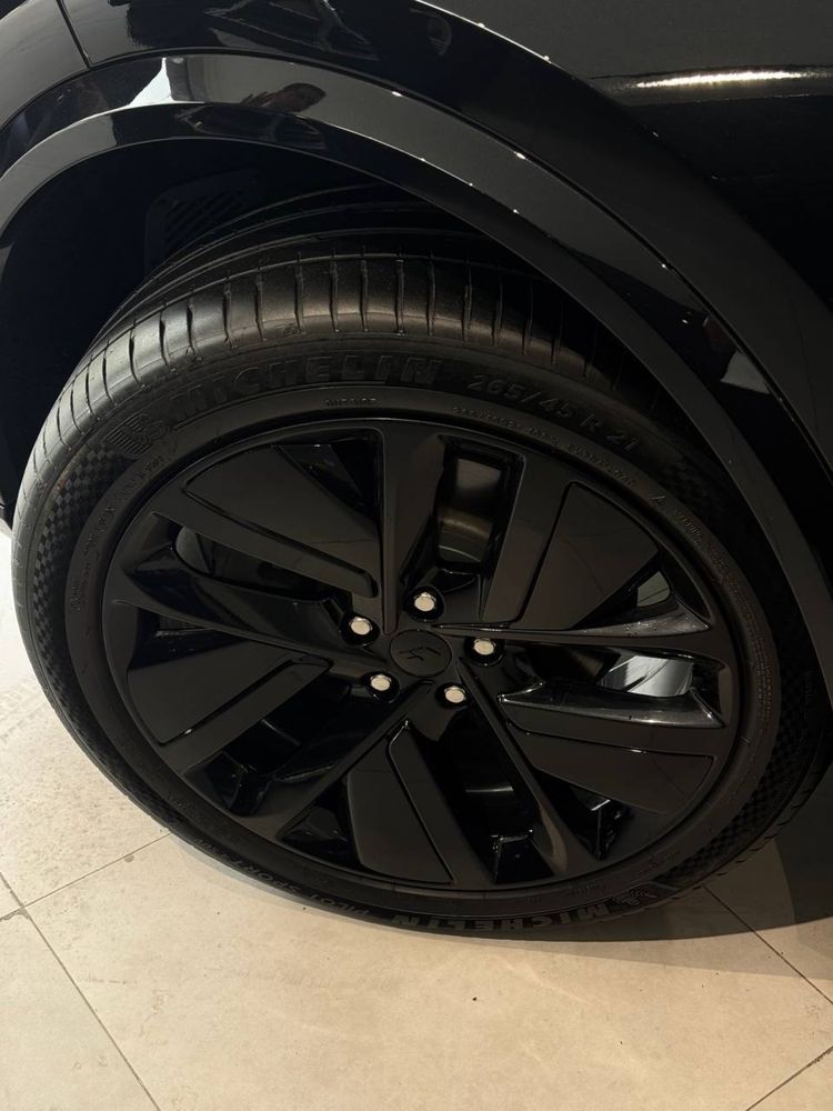 Li 9 Ultra ideal holatda