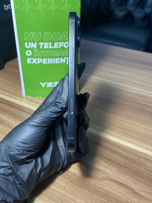 iPhone 16 Pro Max • 256 GB • Black Titanium