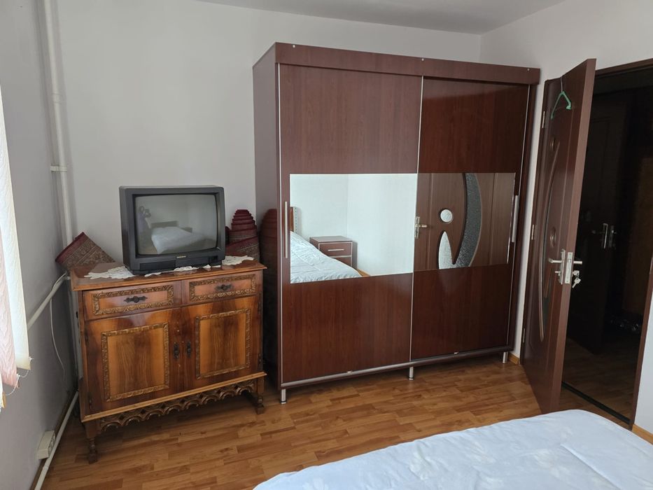 Inchiriez apartament 2 camere