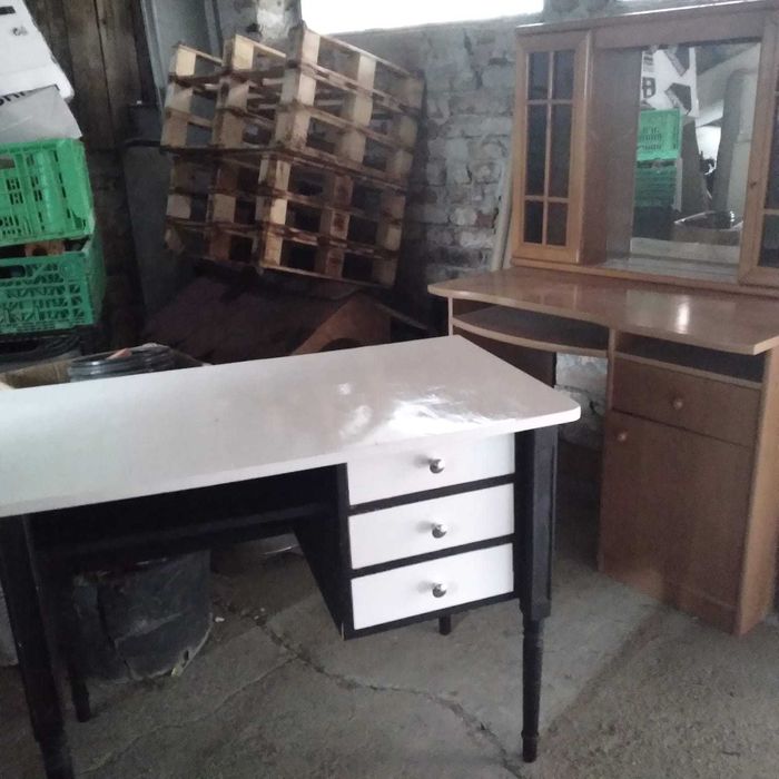 vand doua birouri si un corp suspendat pentru baie