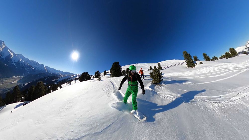 Costum Snowboard / Ski Geaca si pantaloni Marime M