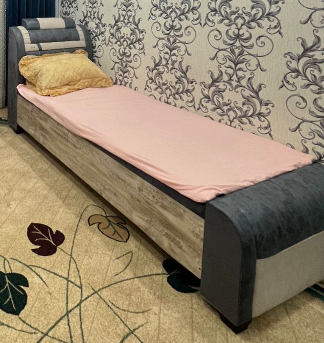 Divan sotiladi 1kishilik