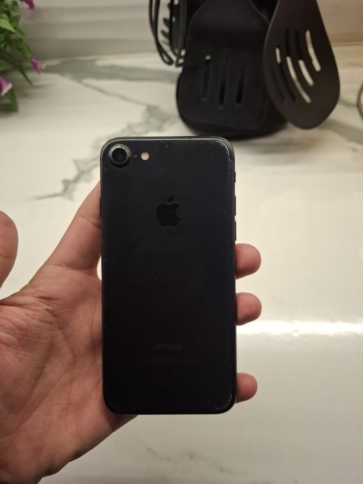 Прёдаёстя Айфон 7