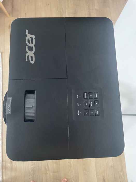 Vând Videoproiector Acer – Ca Nou, 4500 Lumeni