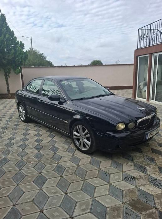 Vând Jaguar x type