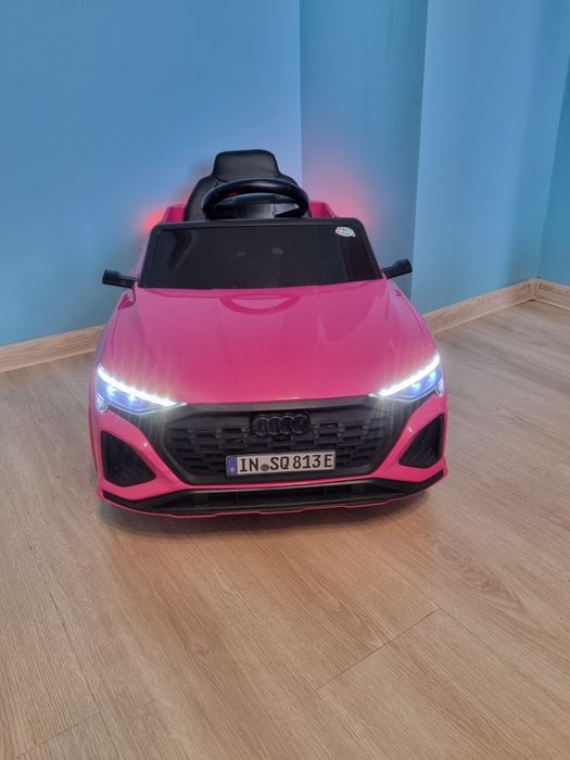 Акумулаторна кола  Audi SQ8 e-tron мет. розов