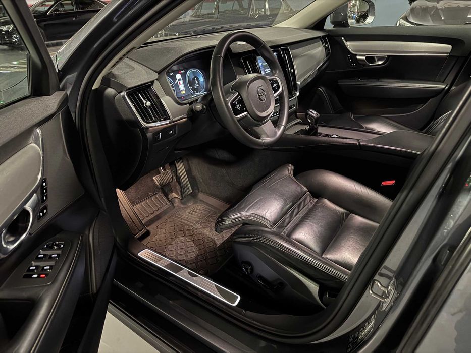 Volvo V90 Cross Country T6 Benzina - 310CP